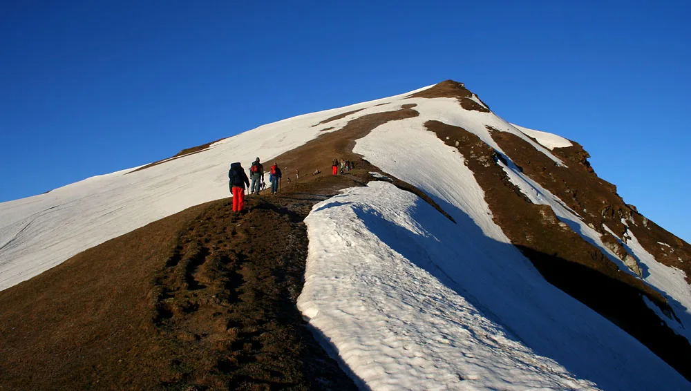 On_way_to_Sar_Pass-_after_reaching_at_the_top_I_IMG_7147